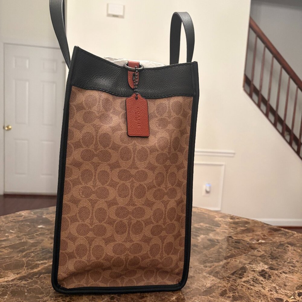 Signature Tan Crossbody and Hand Carry Canvas Field Tote 40 - Picture 3 of 15